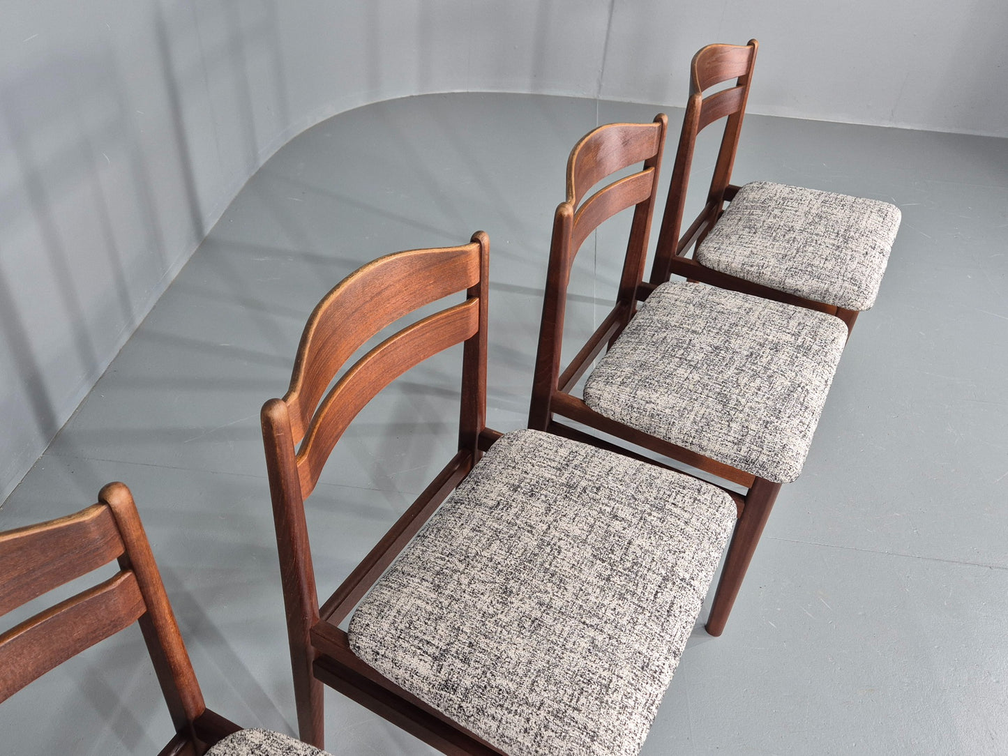 Set of four dining chairs with silver and deep blue seat pads EB11892