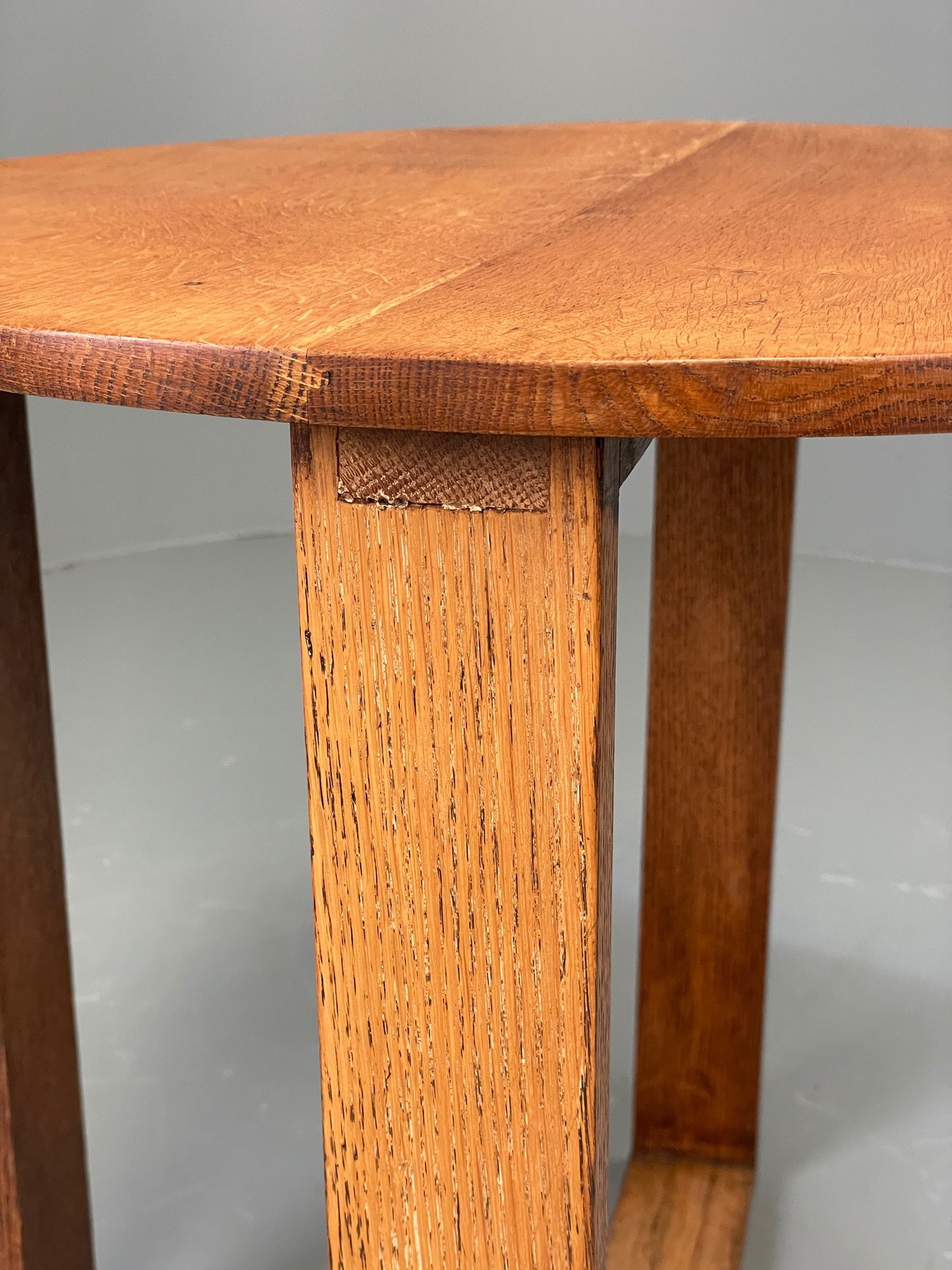 Vintage Oak Side Table Solid Arts & Crafts Round Retro 1950s EB11879