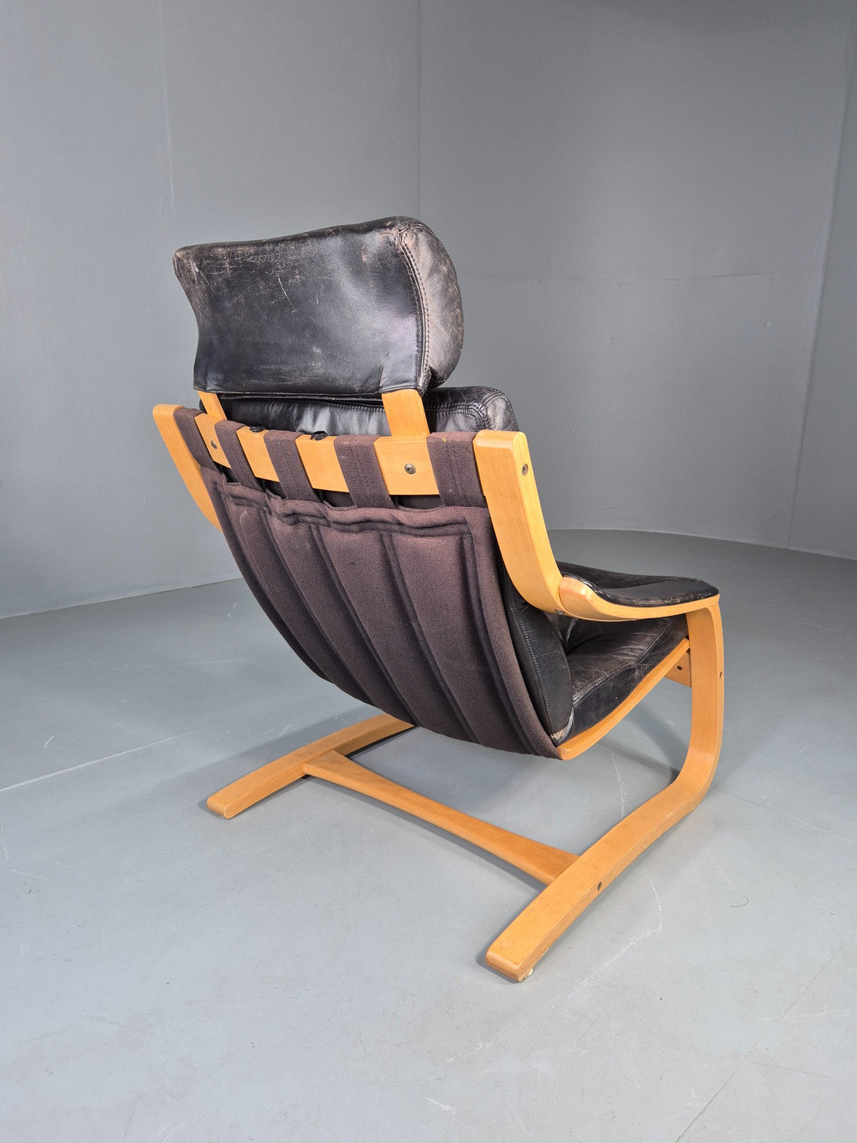 Vintage 1970s Danish Lounge Chair Black Leather and Bentwood MCM Retro EB13082