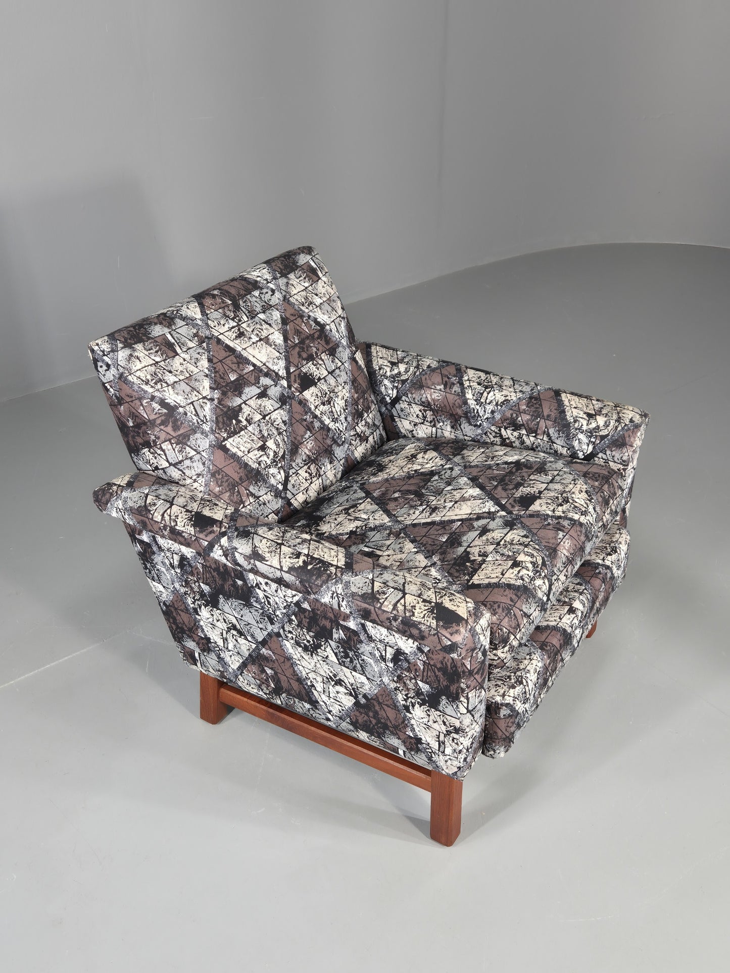 Vintage Midcentury Modern lounge Chair Swedish Design Abstract Pattern EB11100