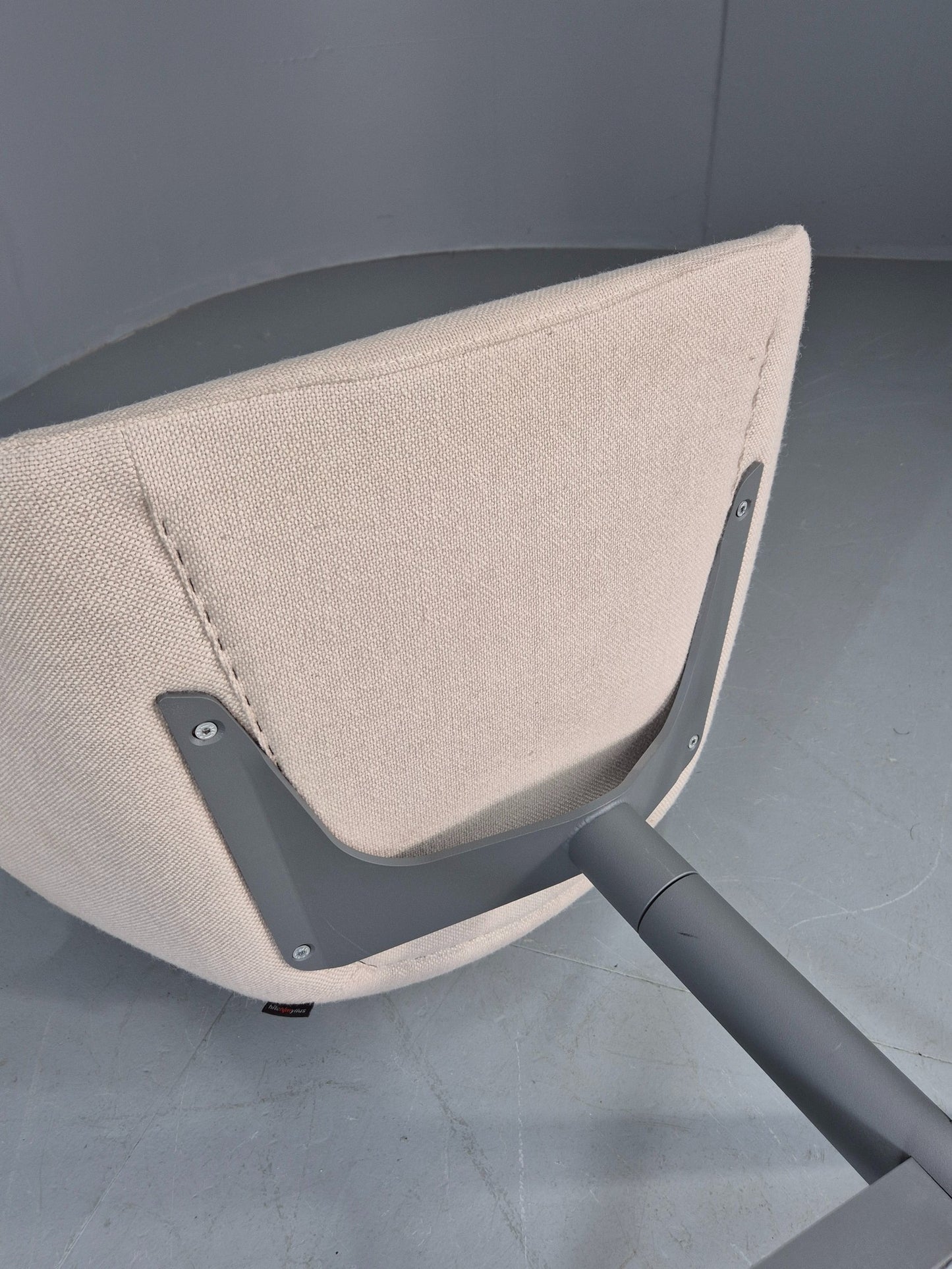 Vintage Swivel Tub Chair Hitch Mylius Modern Design Retro Cream EB12848