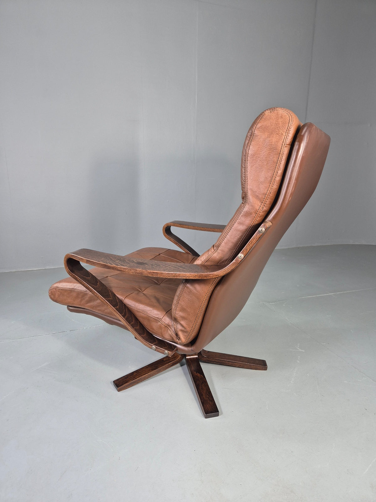 Vintage Danish Swivel Rock Lounge Chair Bentwood Frame Leather MCM Retro EB13090