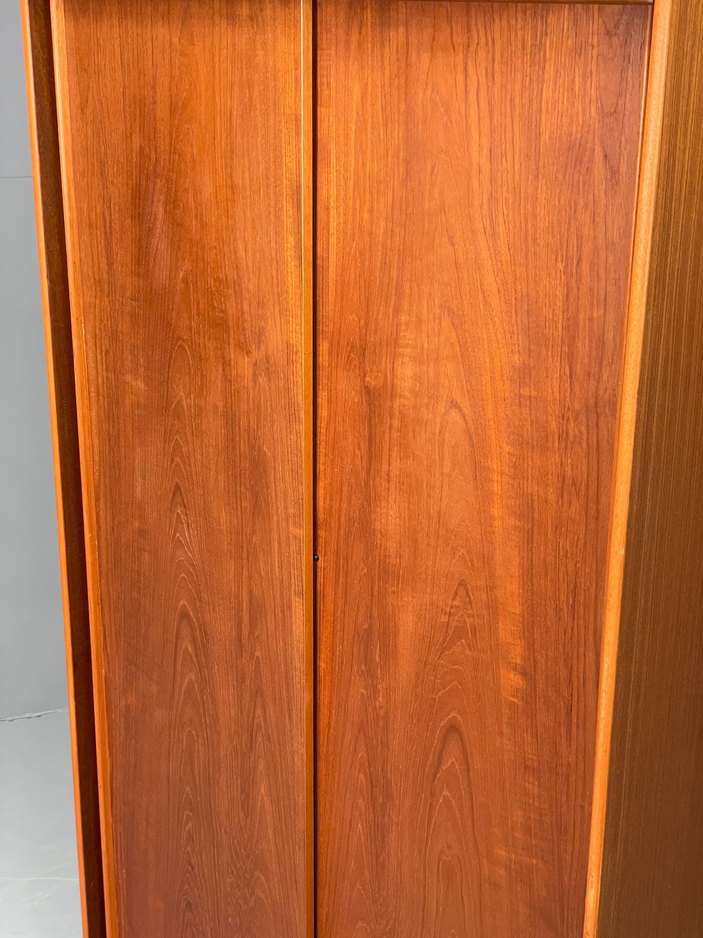 Vintage Austinsuite Teak Wardrobe Retro 1970s Shelves Clothes Cupboard EB12078