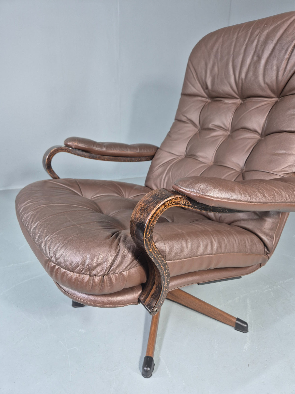 Vintage Danish Leather Swivel Based Lounge Chair 80s Retro Mid Century EB13086