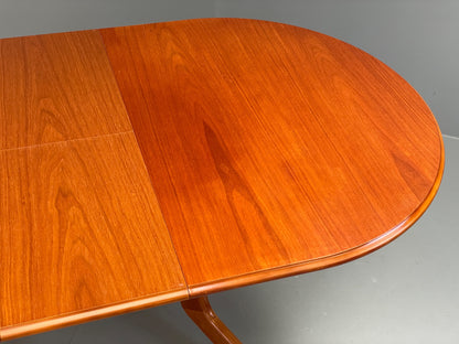 Vintage Teak Dining Table Extending 6 seater Oval 1980s EB12292