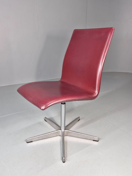 Vintage Fritz Hansen Oxford Chair Arne Jacobsen Design 2004 MCM EB11752 MSWI