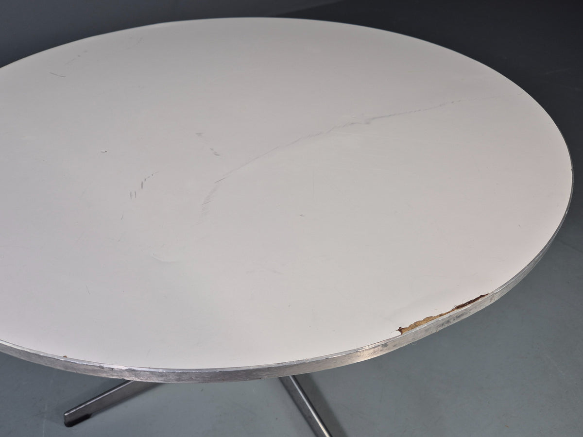 Vintage Fritz Hansen Circular Occasional Table Arne Jacobsen Design EB13002