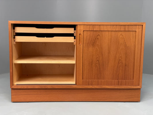Vintage Hundevad Teak Sideboard Cabinet Danish Mid Century 1960s Shelves EB13103