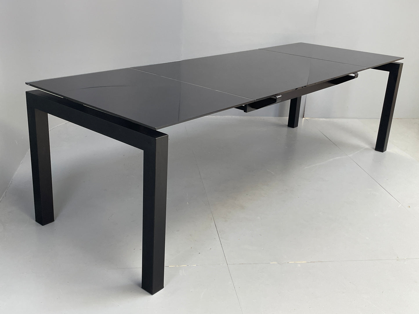 Calligaris Glass Dining Table Modern Italian Extending Steel 'Airport' EB12497