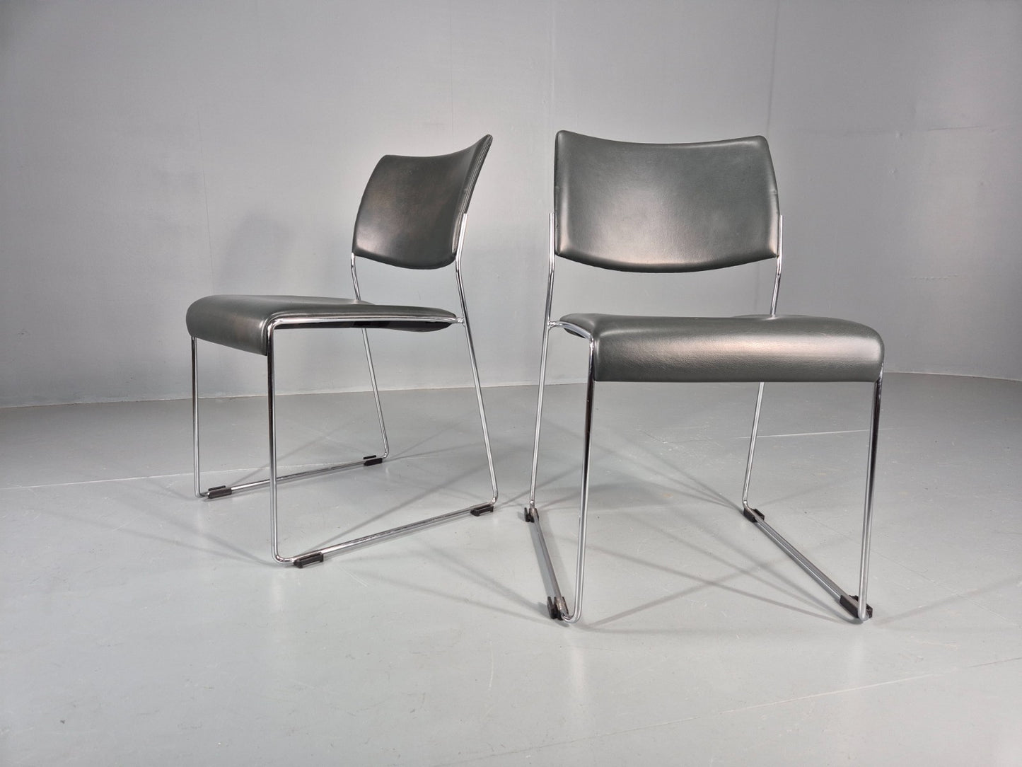 2 Stacking Chairs Modern Design Brunner Linos Leather Chrome EB11918 MSTA