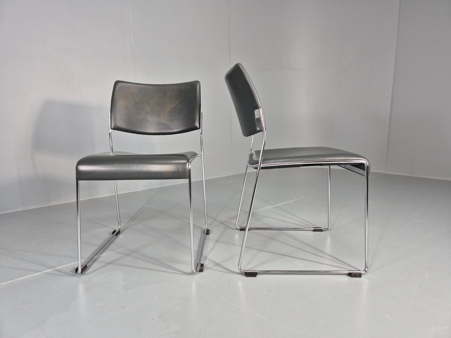 2 Stacking Chairs Modern Design Brunner Linos Leather Chrome EB11918 MSTA