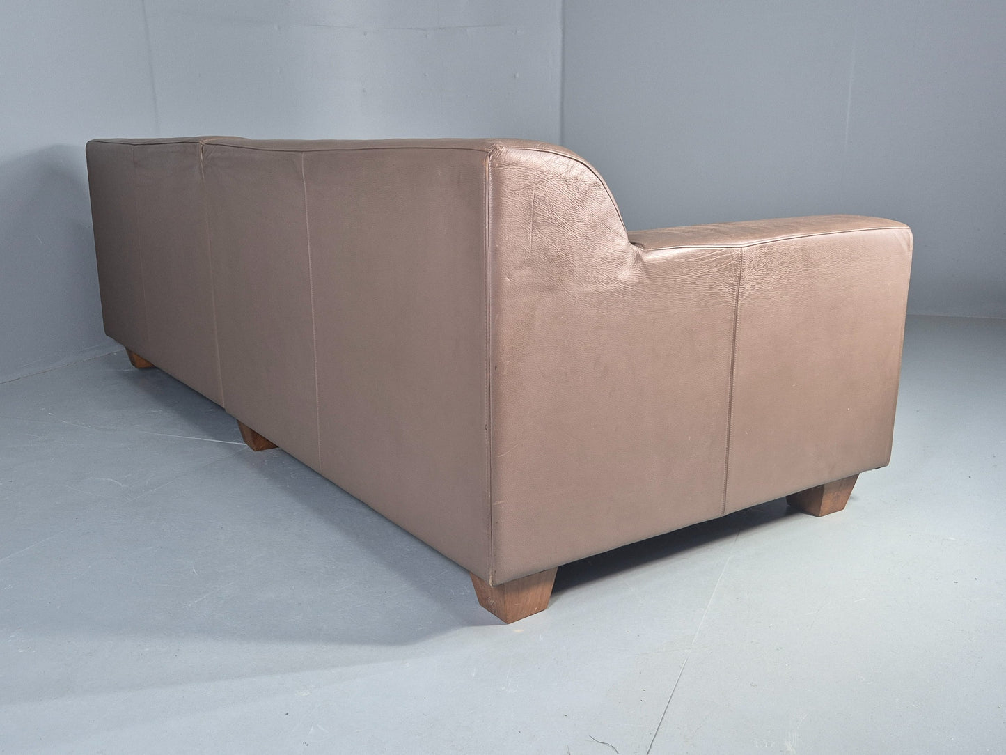 Vintage 3 seater sofa Leather Upholstery Modern Design EB12478
