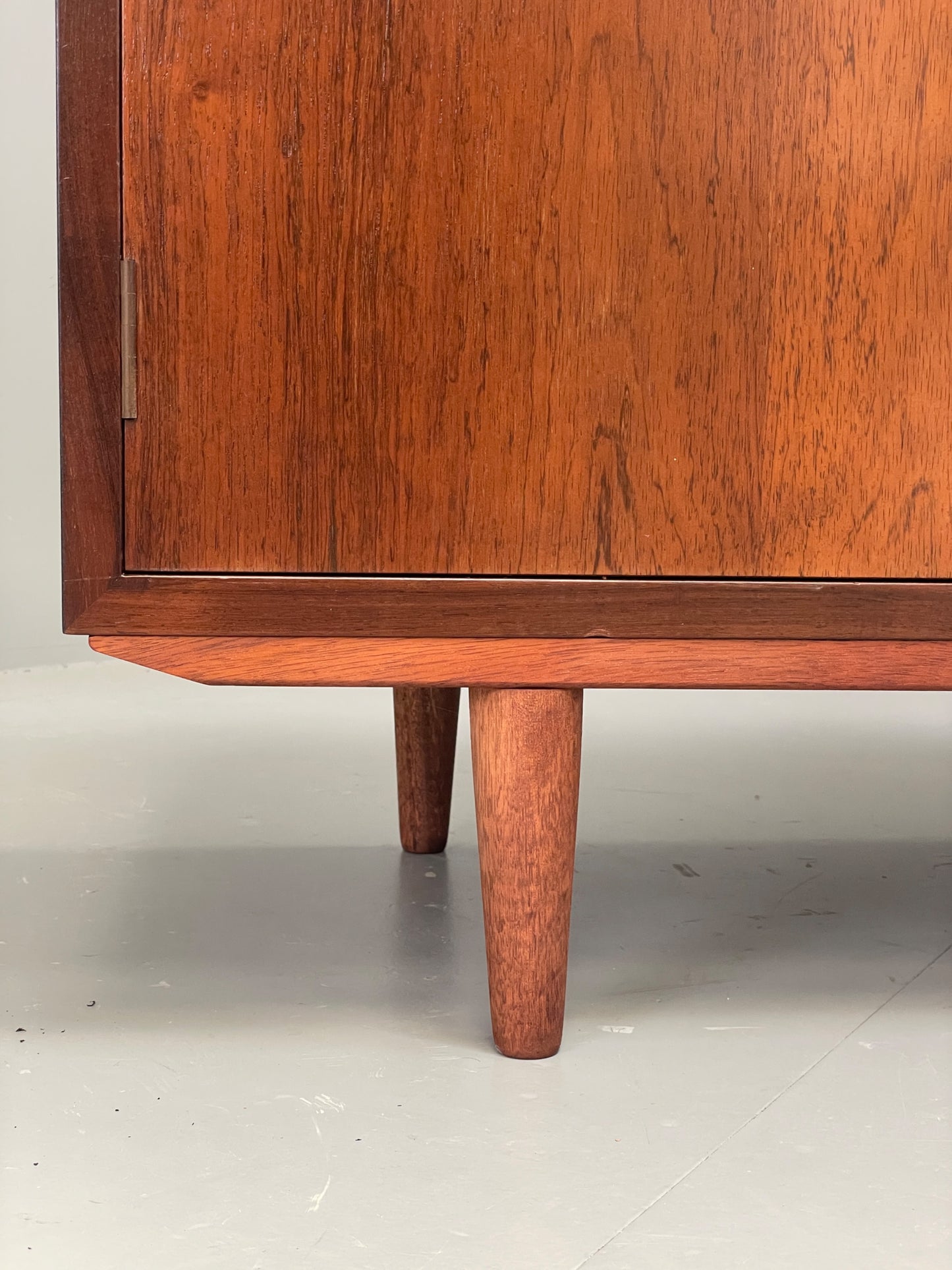 Vintage 1960s Sideboard Cabinet Danish Mid Century Darkwood Shelving EB12923