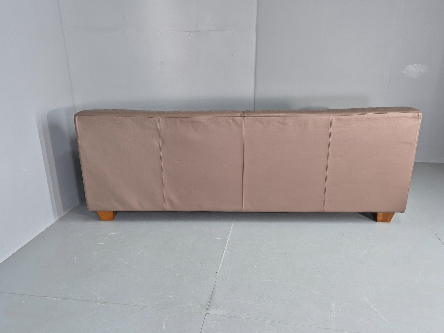 Vintage 2.5 Seater Sofa Taupe Leather Modern Design De Sede Style EB12477