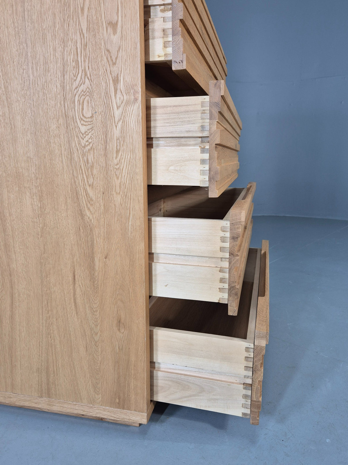Vintage Chest of Drawers Modern Design Solid Oak Quality EB13141