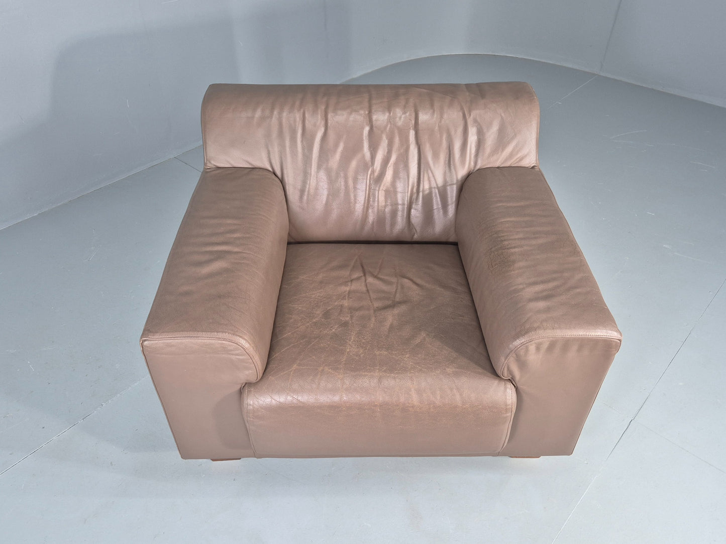 Modern Design Leather Armchair Taupe leather Upholstery Quality Build EB12479