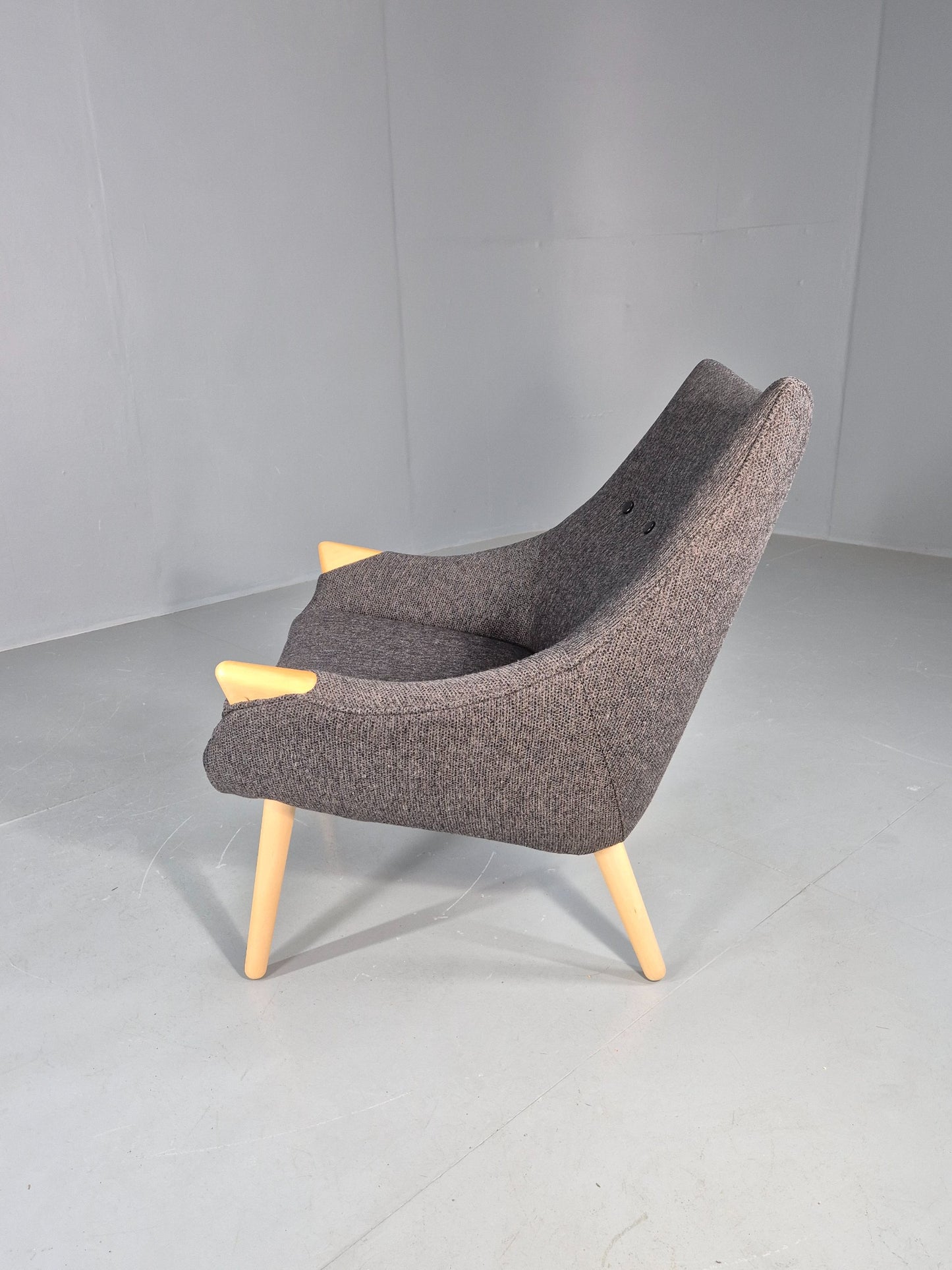 Vintage Mama Bear Matzform Lounge Chair Grey Beech Danish Modern Design EB12317