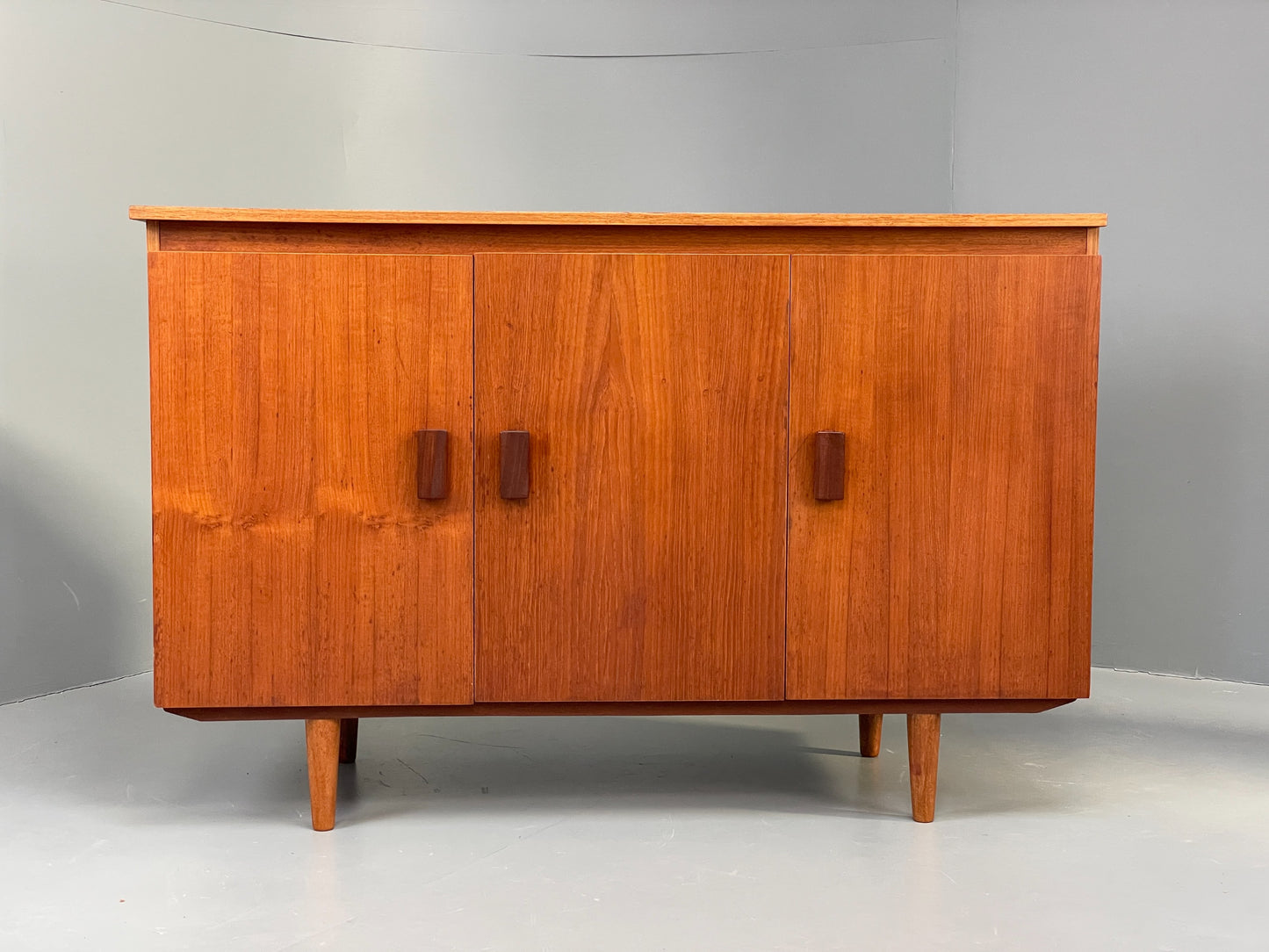 Vintage Teak Sideboard 1970s Retro Midcentury Shelving Chunky Handles EB12879