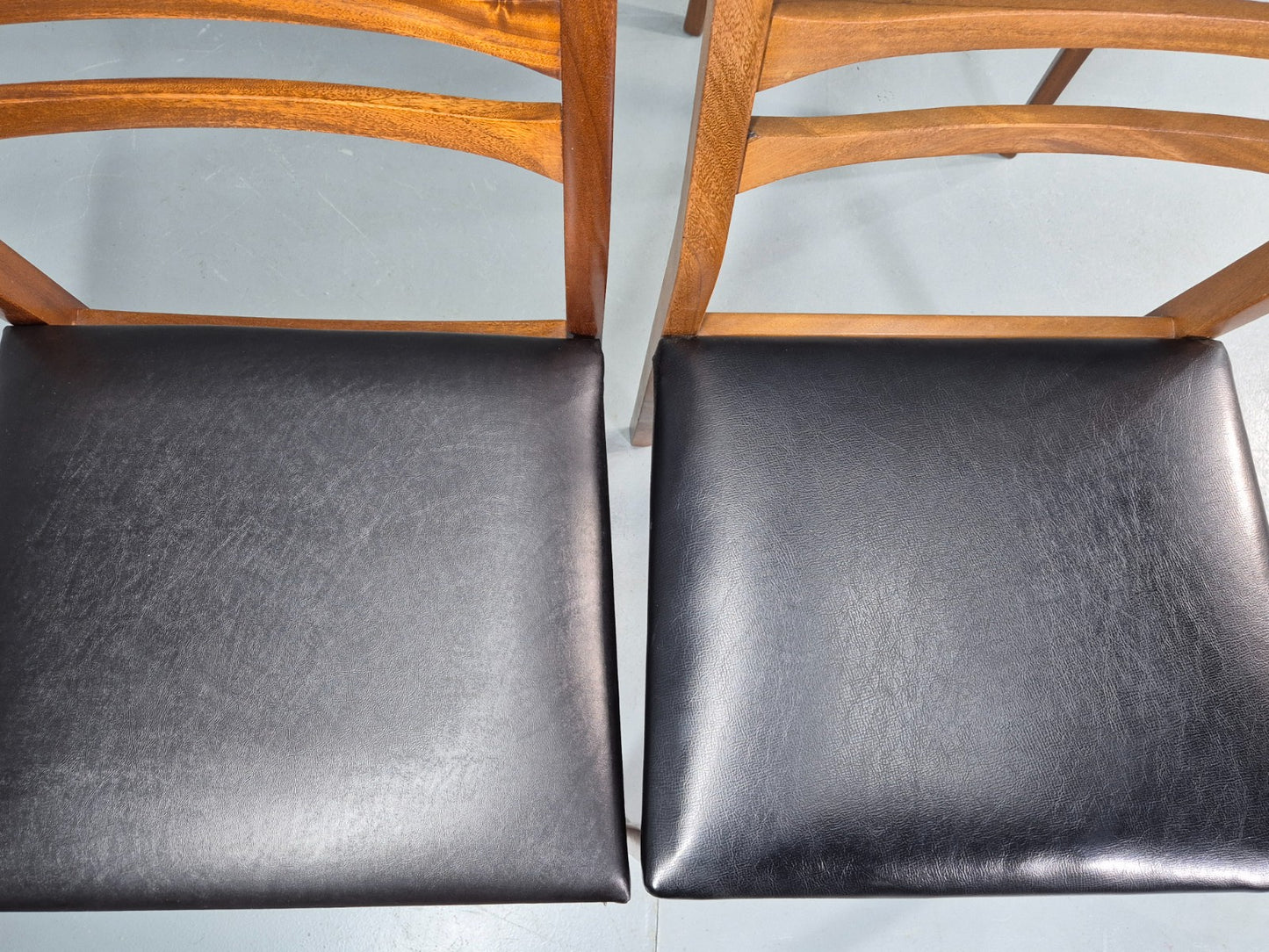 4 Vintage Teak Dining Chairs 1960s Mid CEntury Retro Black Vinyl EB12189