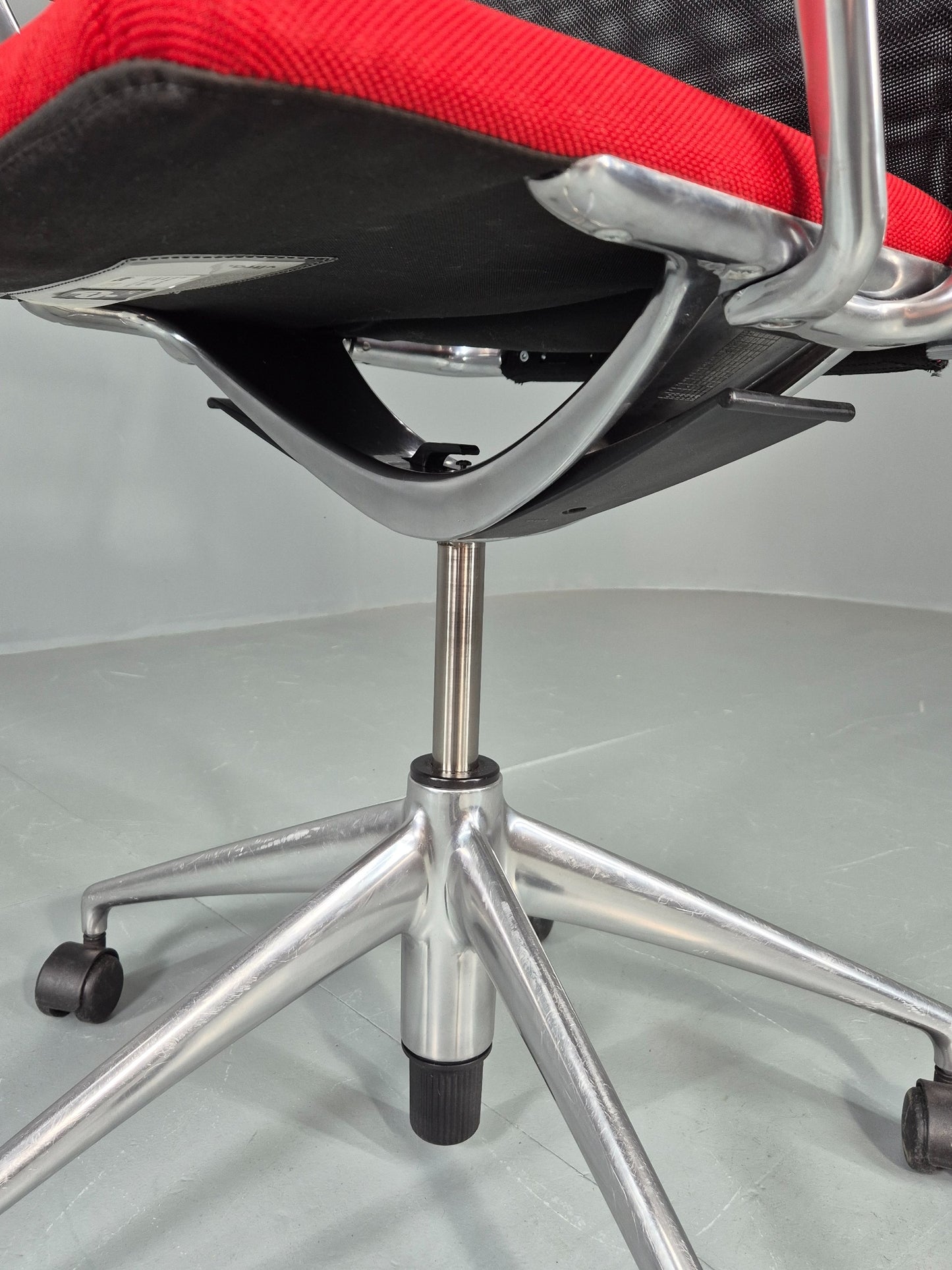 Vintage Vitra Media Office Chair Red and Black EB12246
