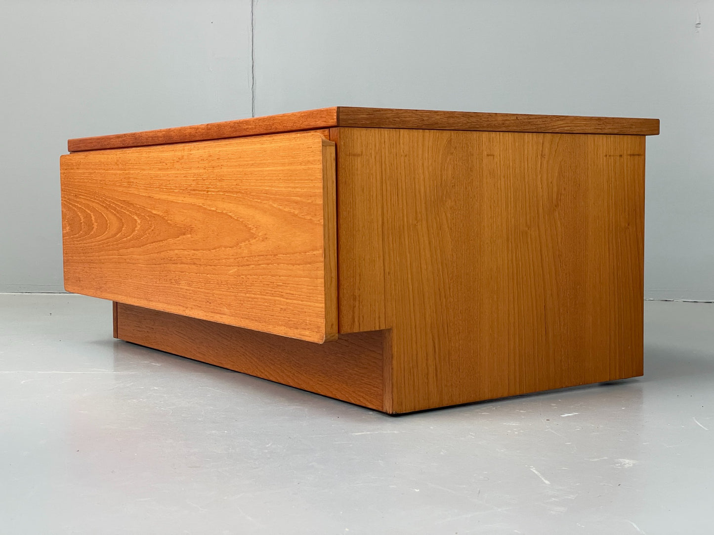 Vintage Teak Drawer TV Unit By Beaver & Tapley 1980s Retro EB12824