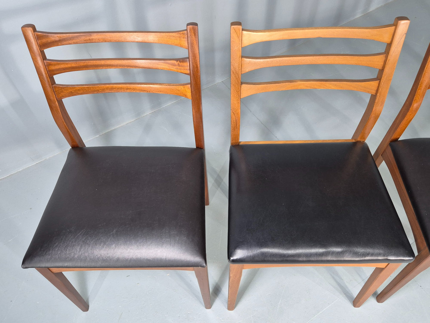 4 Vintage Teak Dining Chairs 1960s Mid CEntury Retro Black Vinyl EB12189