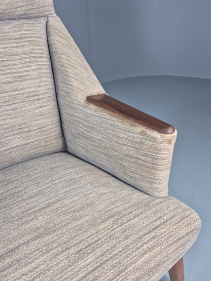 Vintage Mid Century Lounge Chair Danish Design Teak legs and Arms 1950s Retro  EB12320