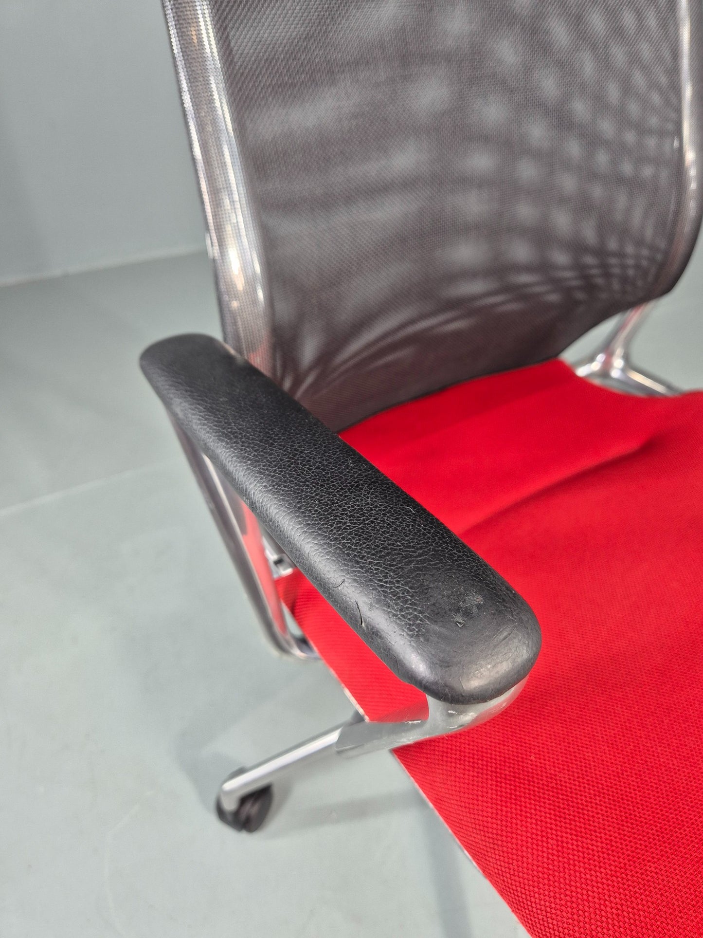 Vintage Vitra Media Office Chair Red and Black EB12245