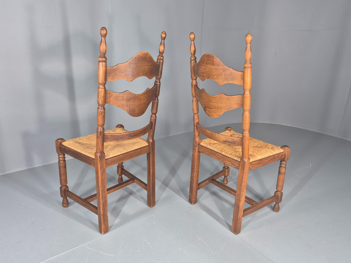 Vintage Spanish Style Country Chairs Rush Seated Oak Frames EB11951