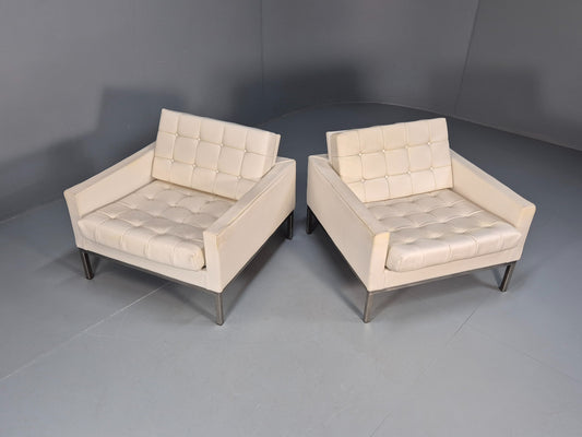 2 Vintage 1960s Robin Day Club Chairs White Vinyl Mid Century Originals EB9973