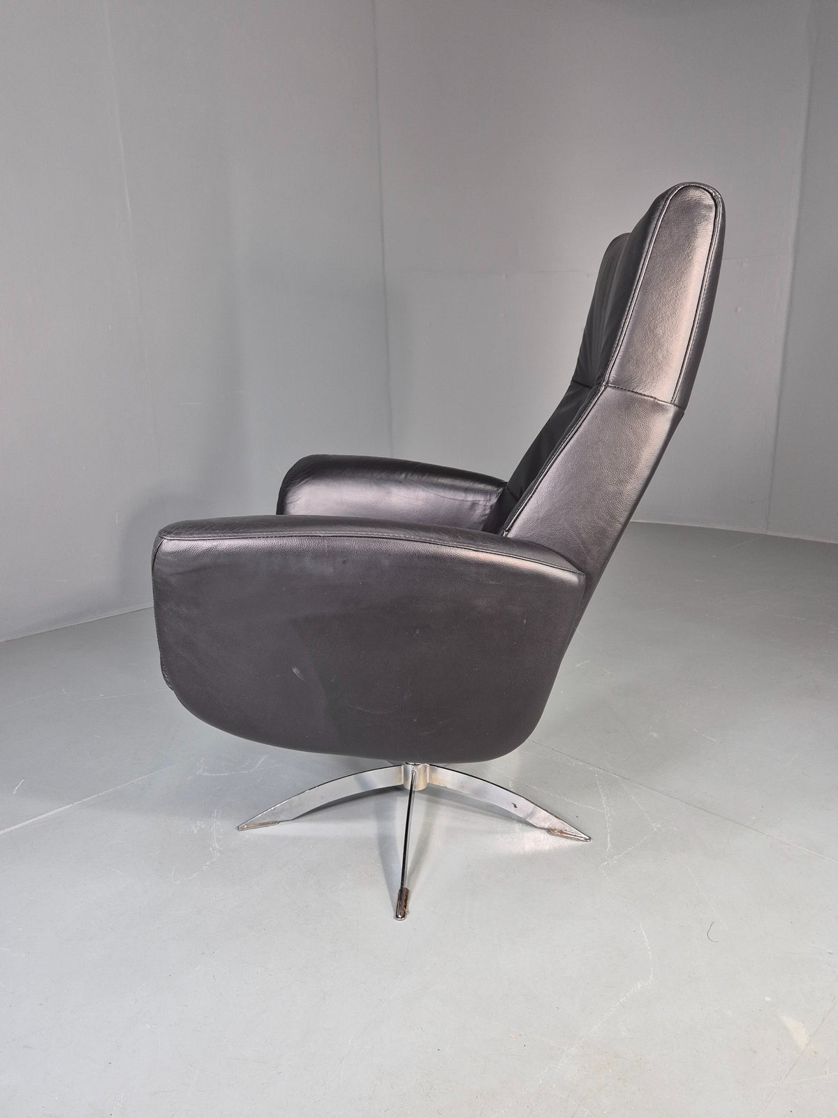 Vintage Hjort Knudsen Black Leather and Chrome Swivel Lounge Chair Retro EB13083