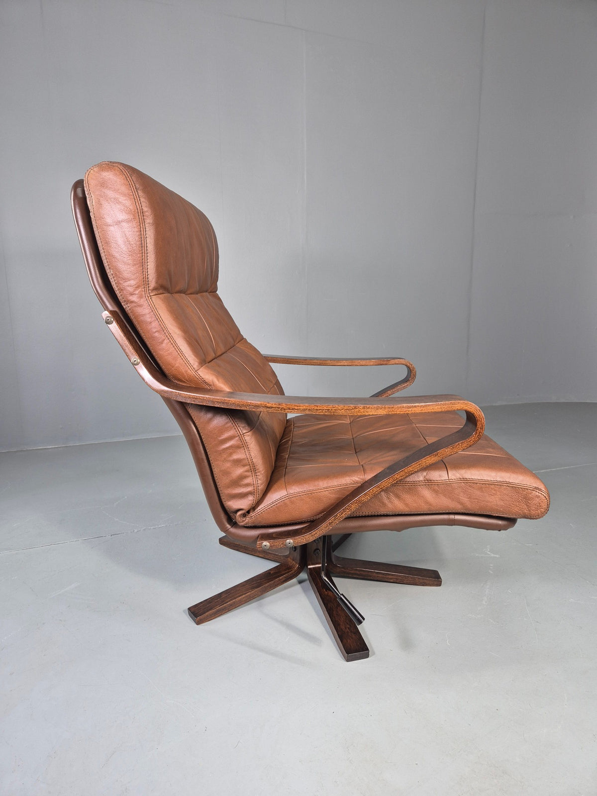 Vintage Danish Swivel Rock Lounge Chair Bentwood Frame Leather MCM Retro EB13090