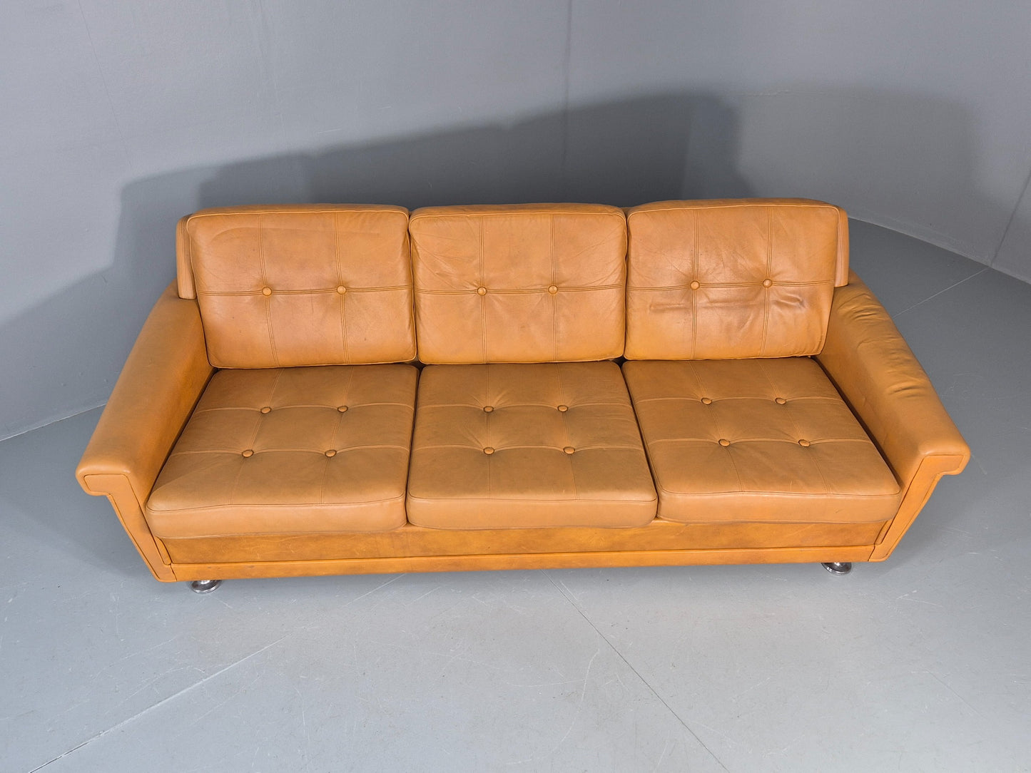 Vintage 3 Seater Mid Century Sofa Tan Leather 1970s Retro Chrome Feet  EB11773