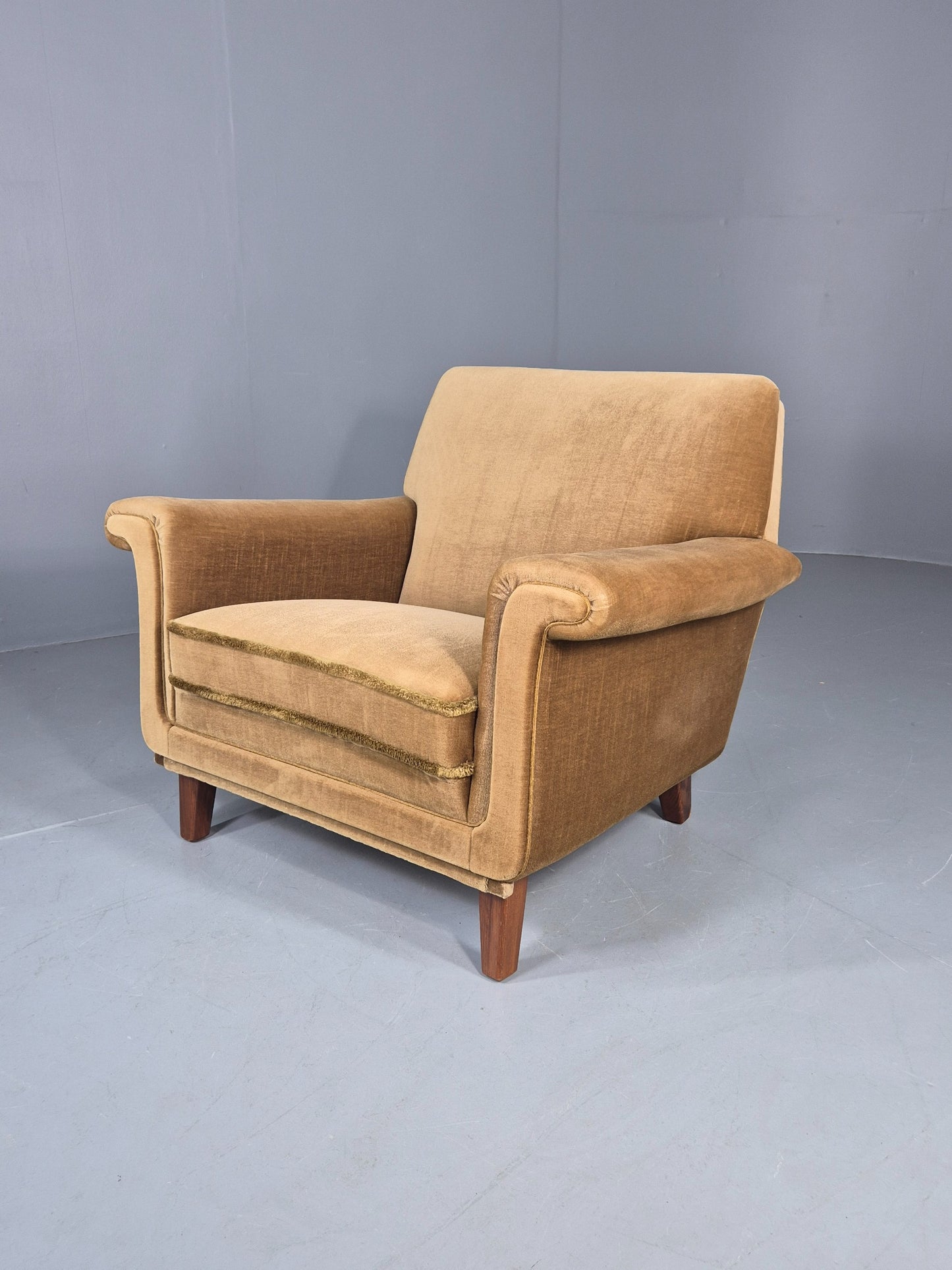 Vintage Mid Century Lounge Chair Danish Design 1960s Retro Low Back EB12682
