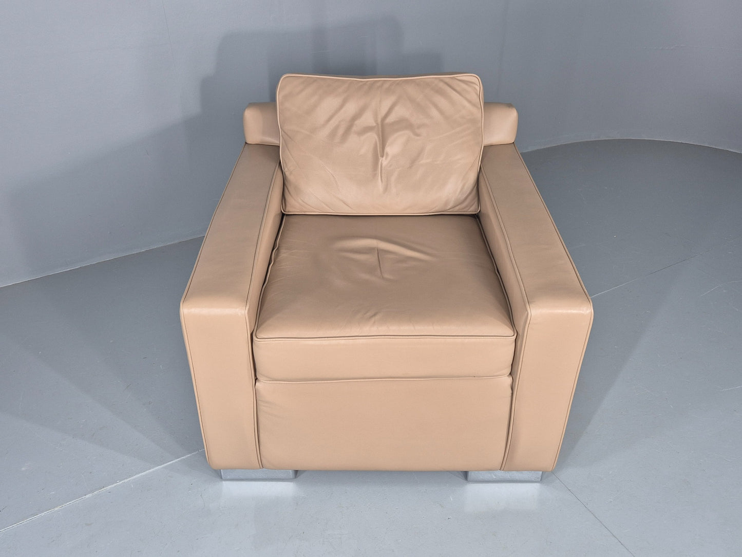 Vintage Leather Cube Chair Moores Interiors Bespoke Build Quality EB11997