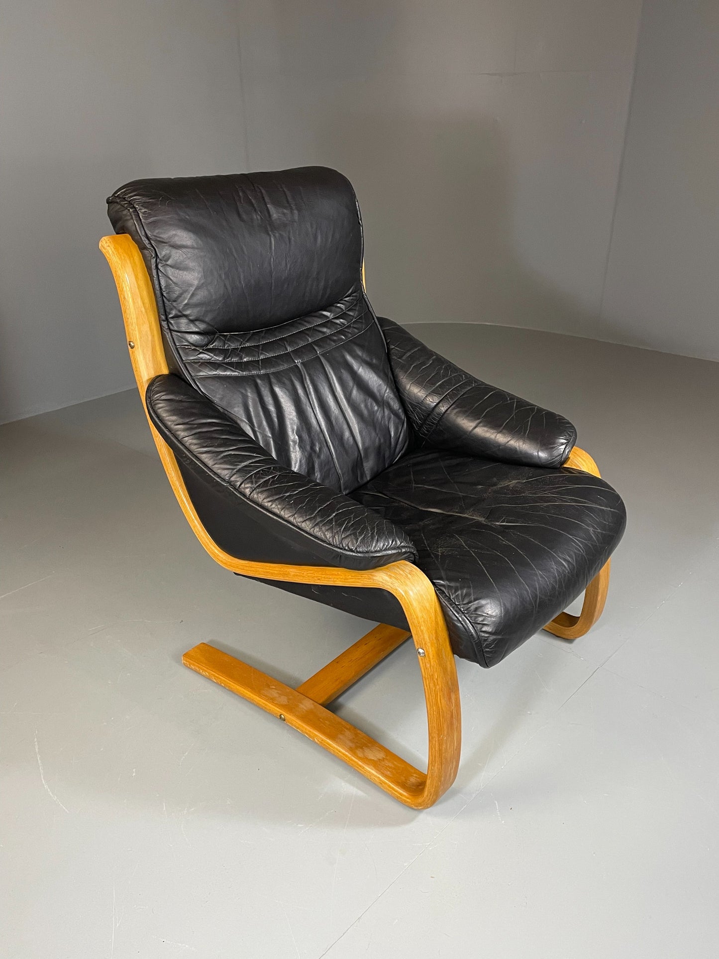 Vintage 70s Retro Lounge Chair Danish Black Leather Bentwood MCM EB06223