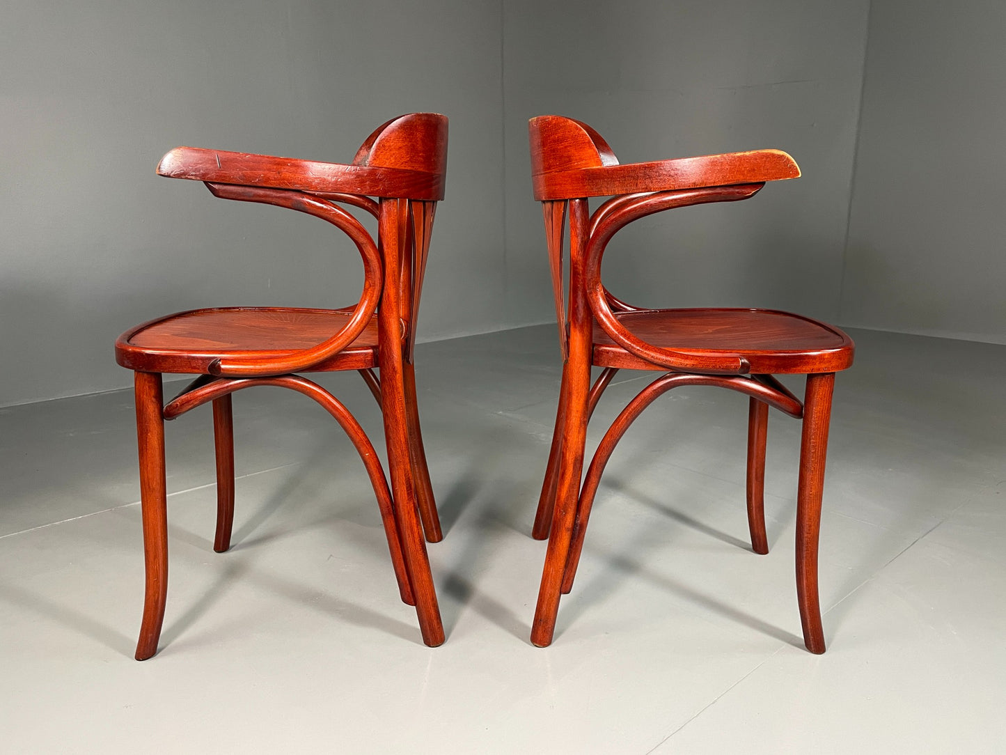 2 Thonet Style Bistro Chairs Mahogany Coloured Vintage EB06523