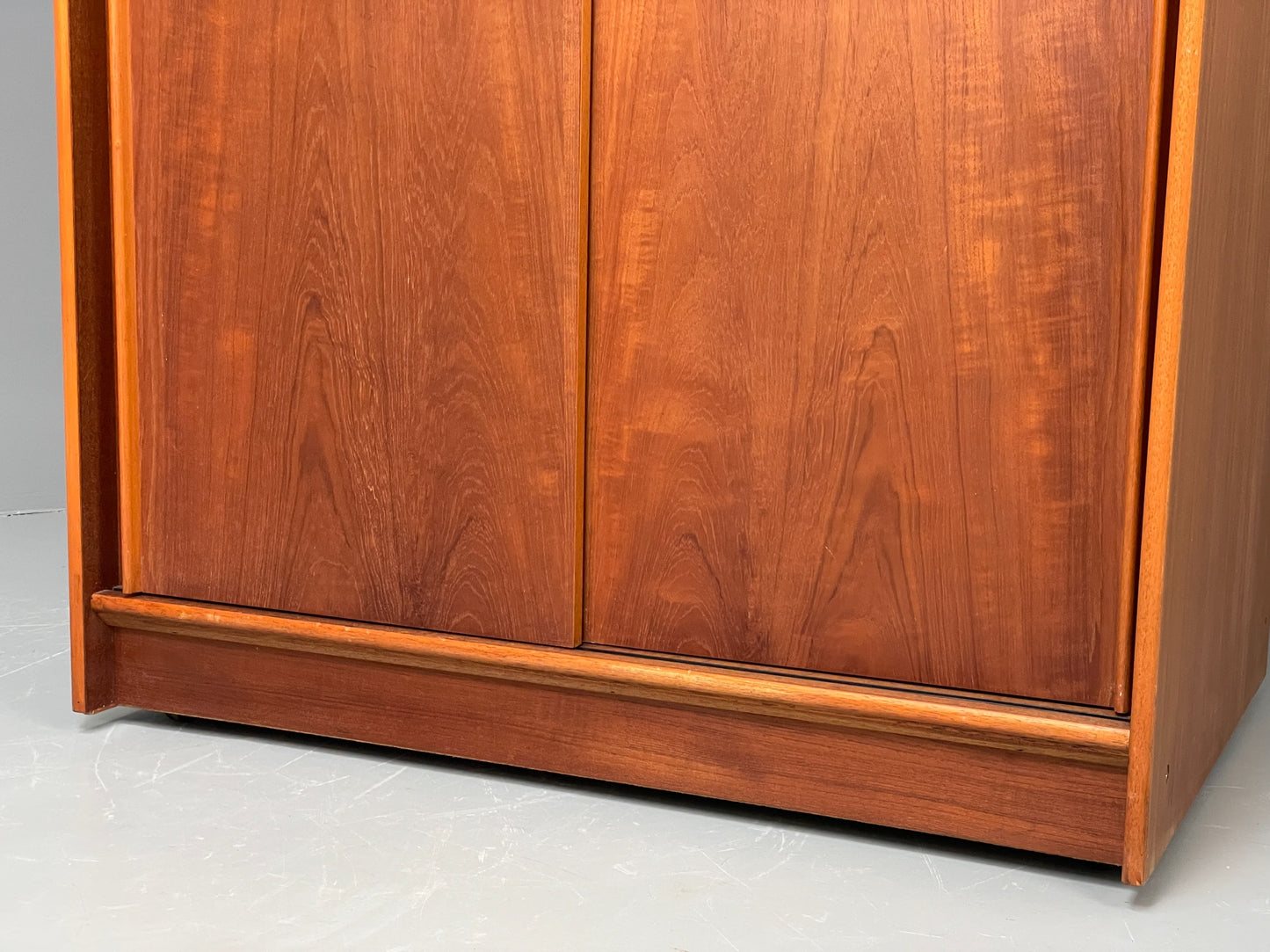 Vintage Austinsuite Teak Wardrobe Retro 1970s Shelves Clothes Cupboard EB12078