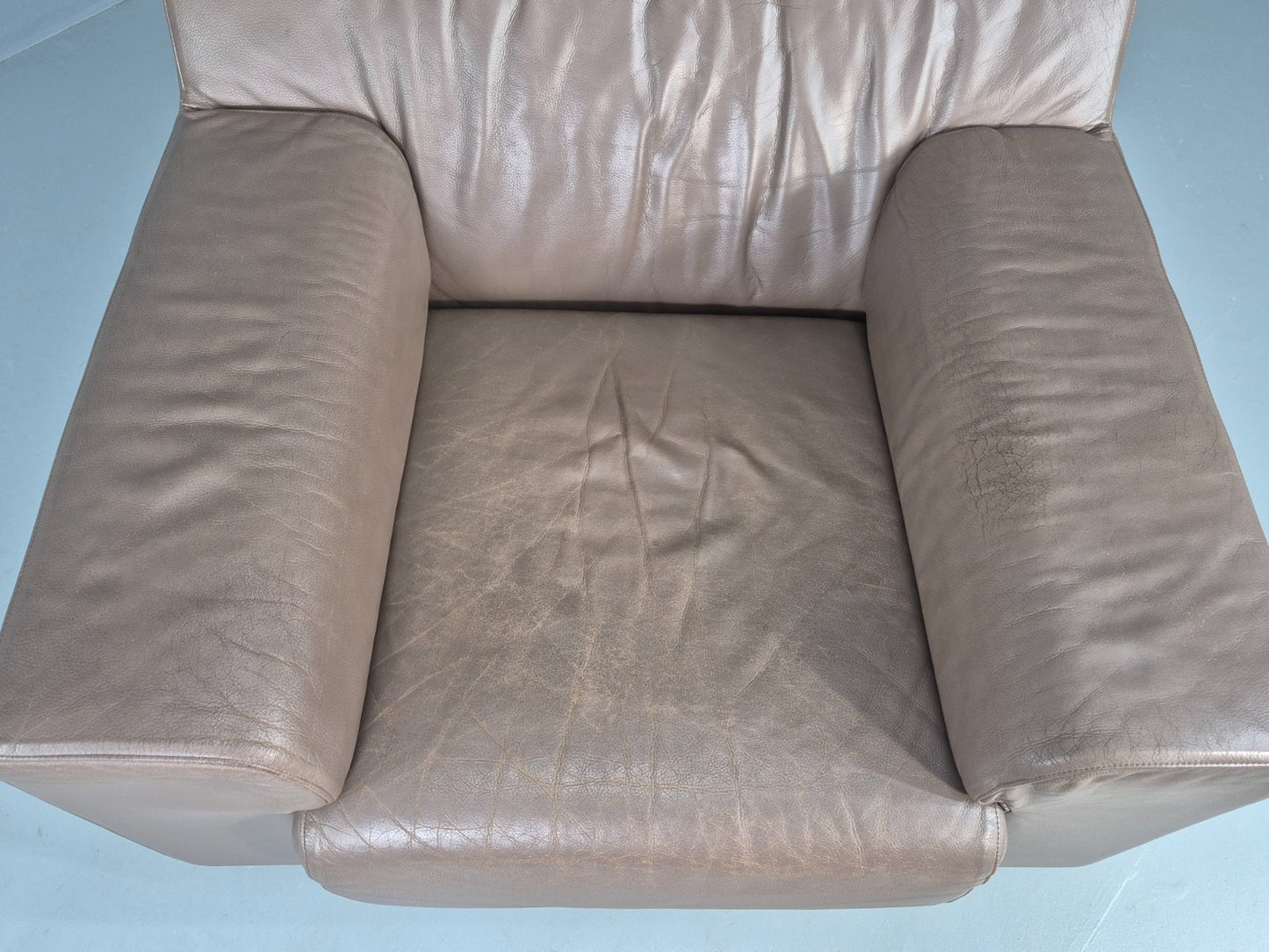 Modern Design Leather Armchair Taupe leather Upholstery Quality Build EB12479