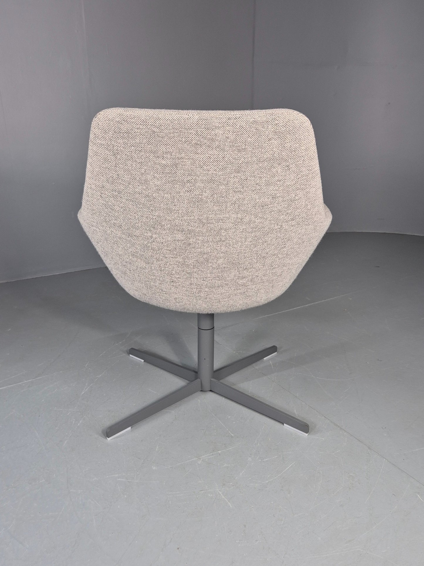Vintage Swivel Tub Chair Hitch Mylius Modern Design Retro Cream  EB12842