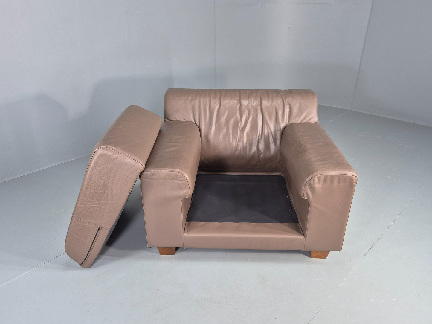 Modern Design Leather Armchair Taupe leather Upholstery Quality Build EB12479