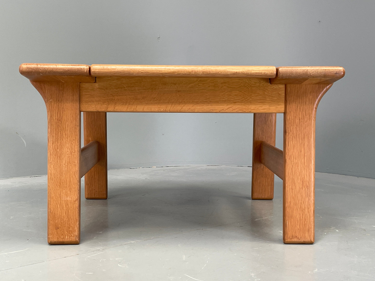 Vintage Oak Coffee Table Retro Danish Design Solid Oak Chunky EB12359
