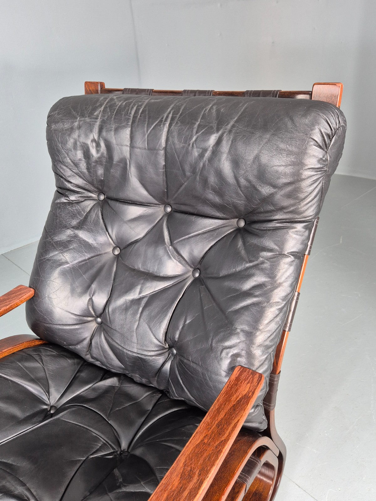 Vintage Mid Century Lounge Chair Black leather Skyline Model 1970s Retro EB12126
