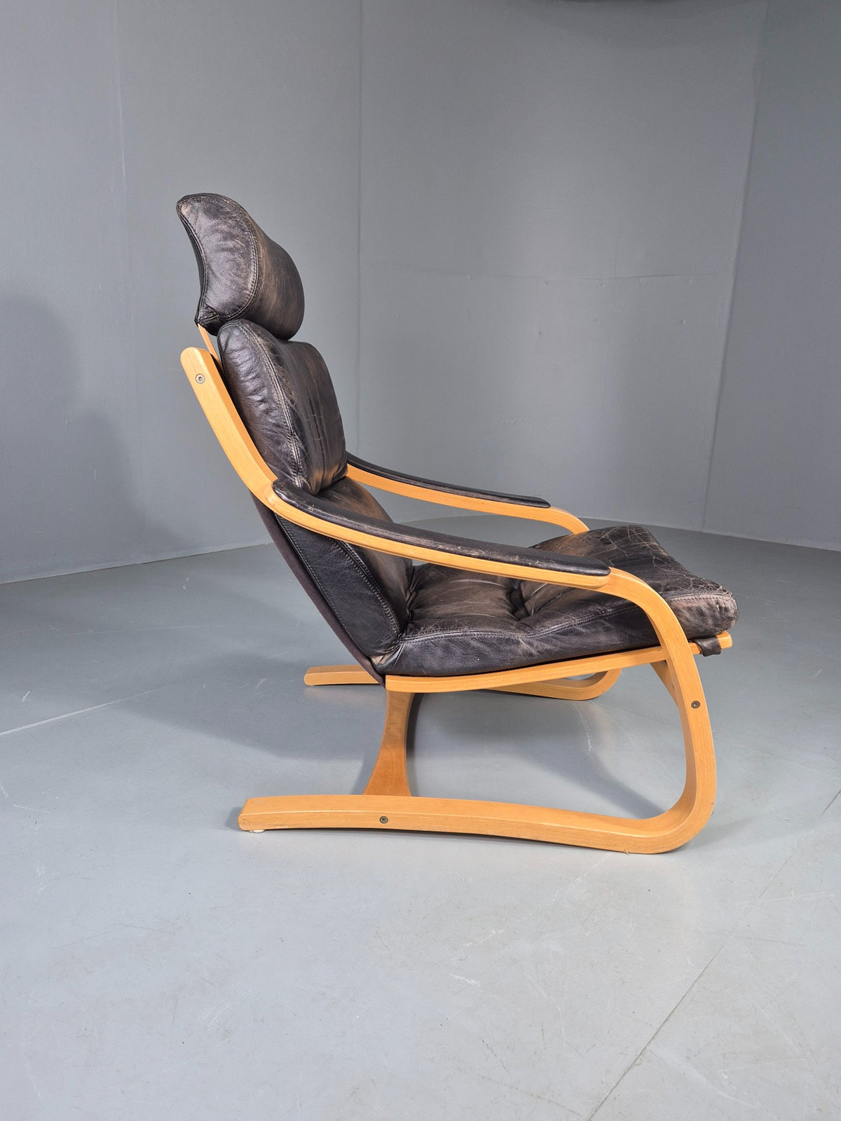 Vintage 1970s Danish Lounge Chair Black Leather and Bentwood MCM Retro EB13082