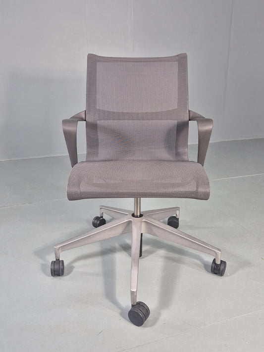 Herman Miller Setu Office Chair Modern design Quality Comfortable EB12573
