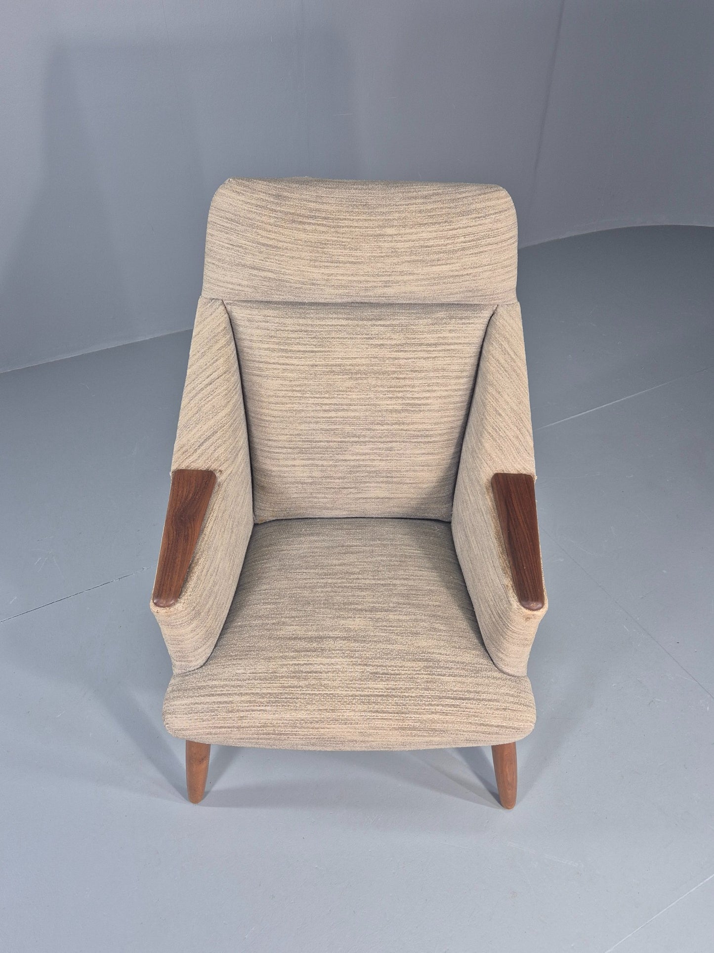 Vintage Mid Century Lounge Chair Danish Design Teak legs and Arms 1950s Retro  EB12320