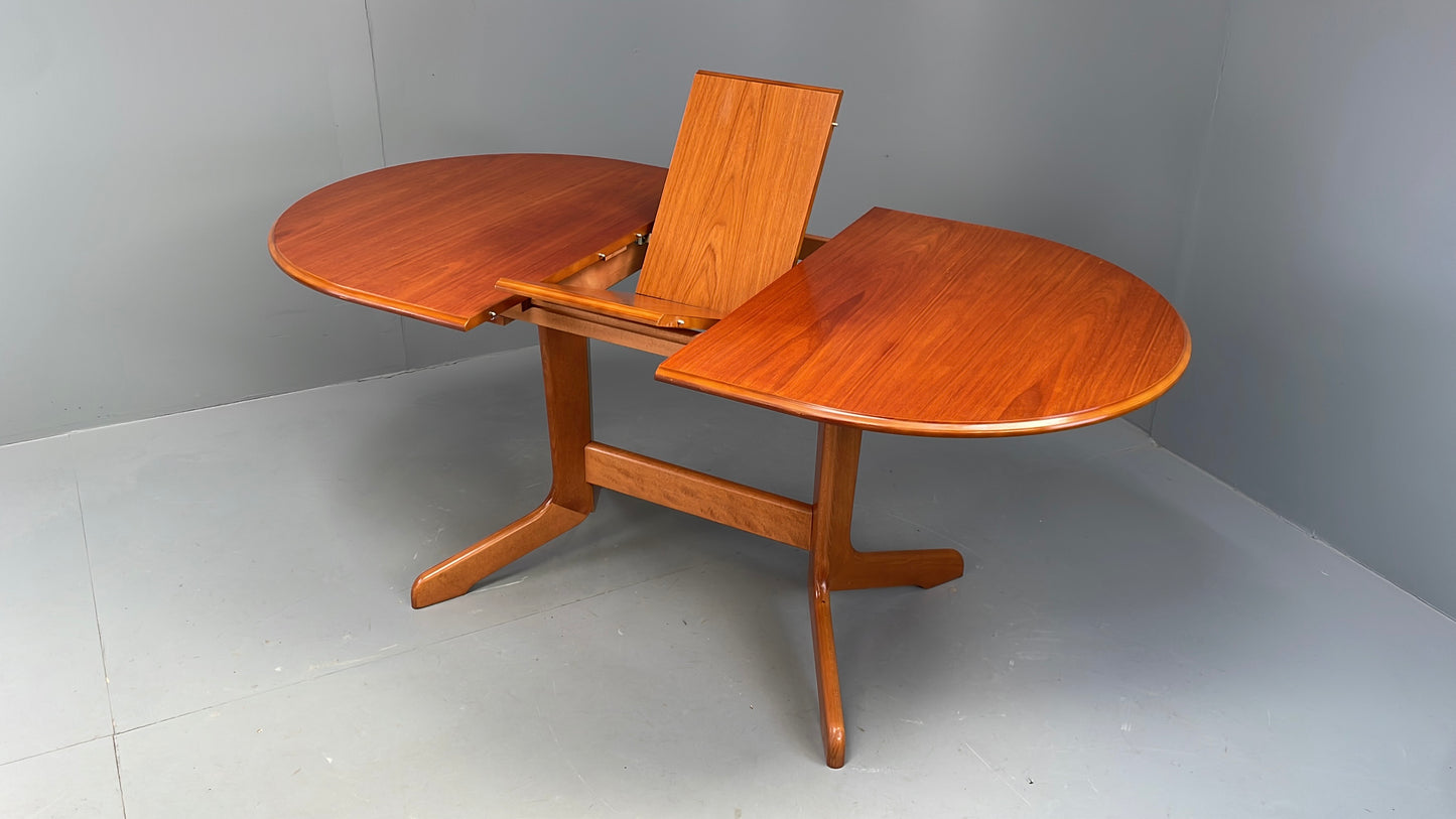 Vintage Teak Dining Table Extending 6 seater Oval 1980s EB12292