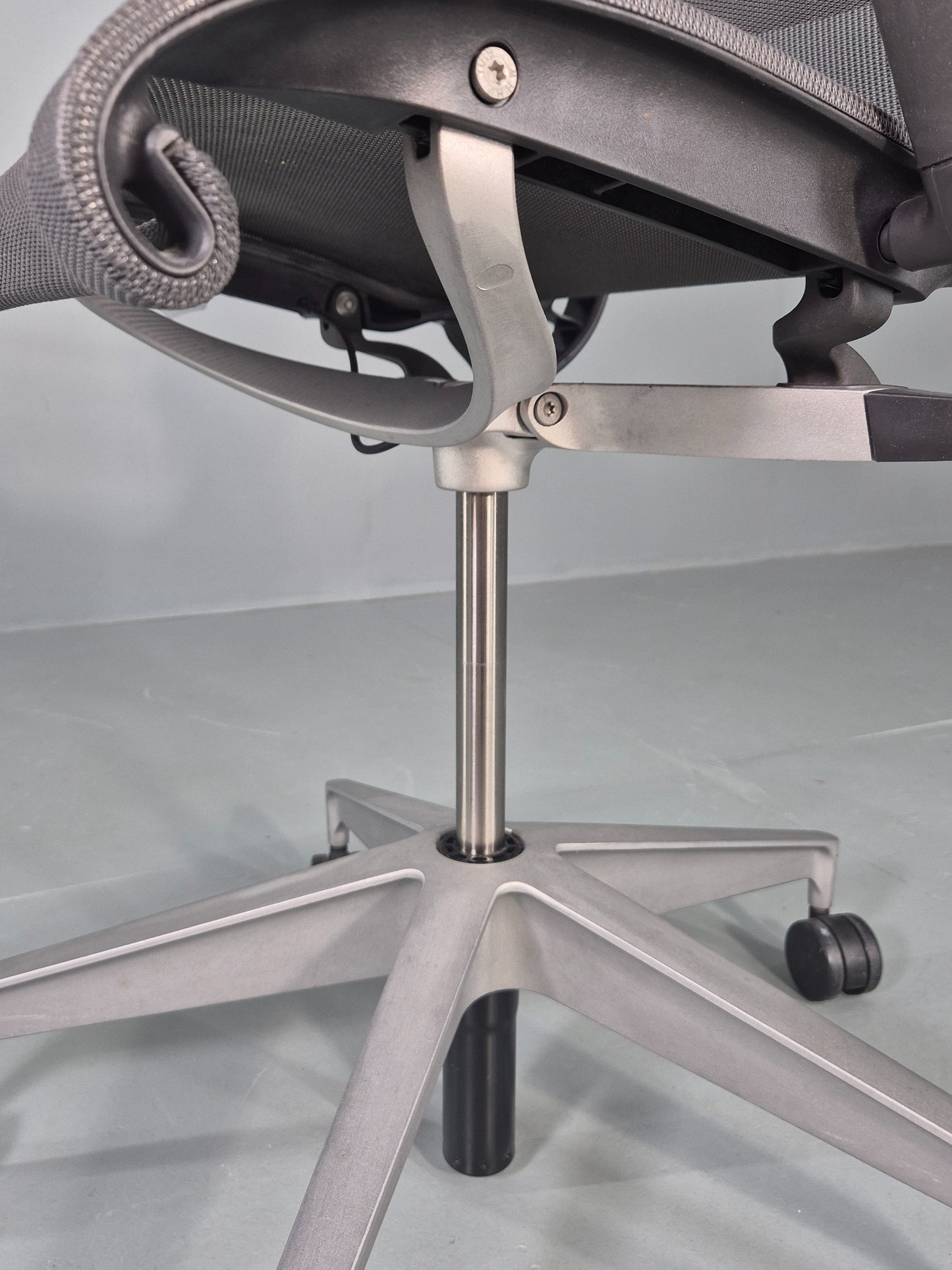 Herman Miller Setu Office Chair Modern design Quality Comfortable EB12572