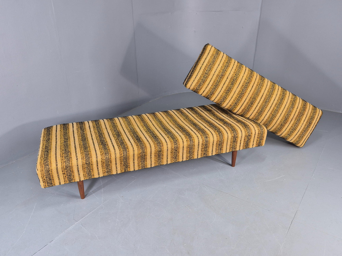 Vintage Danish Mid Century Day Bed 1960s Original Condition Retro  EB12387