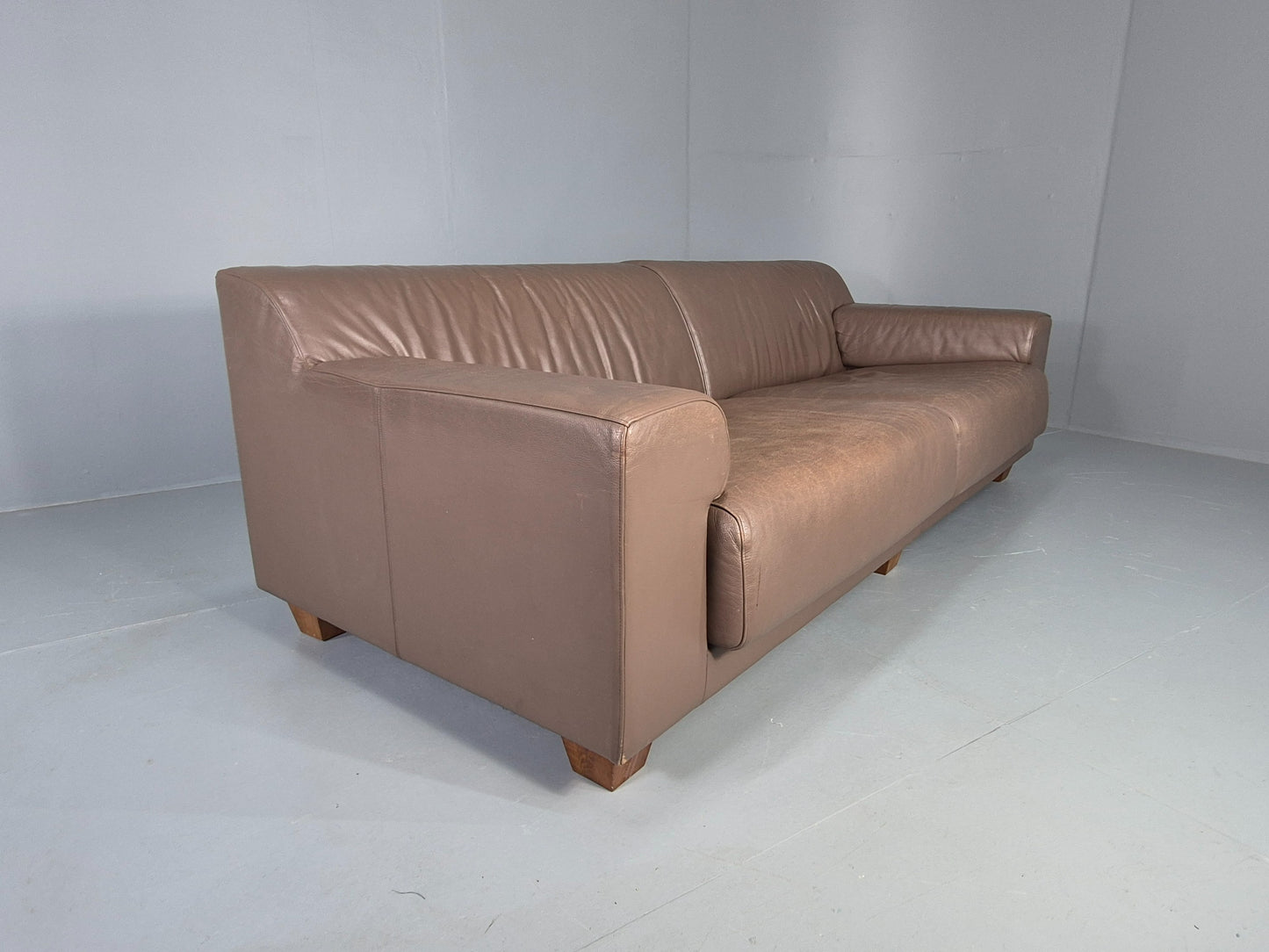 Vintage 3 seater sofa Leather Upholstery Modern Design EB12478